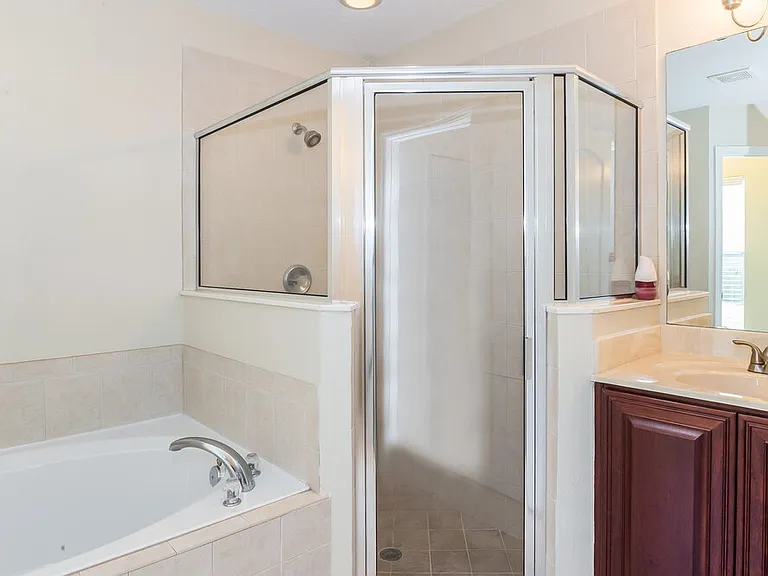 4143 Sherman Hills Pkwy W — Photo 10
