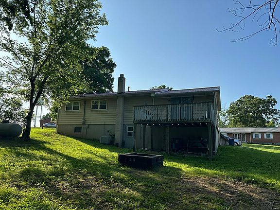 2nd image of 15 Hickory St