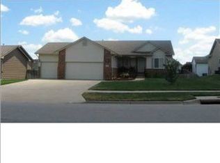 319 E Stone Path St, Derby, KS 67037