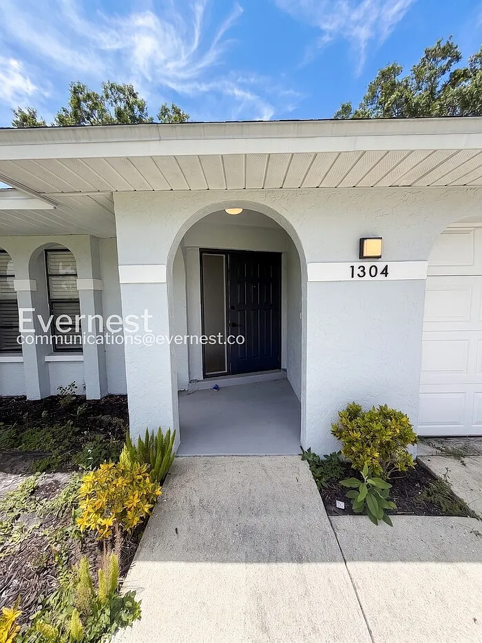3 bed, 2.0 bath, 1597 sqft, $1,795 — Photo 3