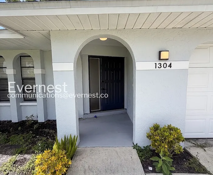1304 SE 11th St — Photo 3