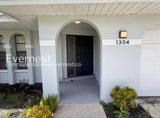1304 SE 11th St, Cape Coral, FL 33990