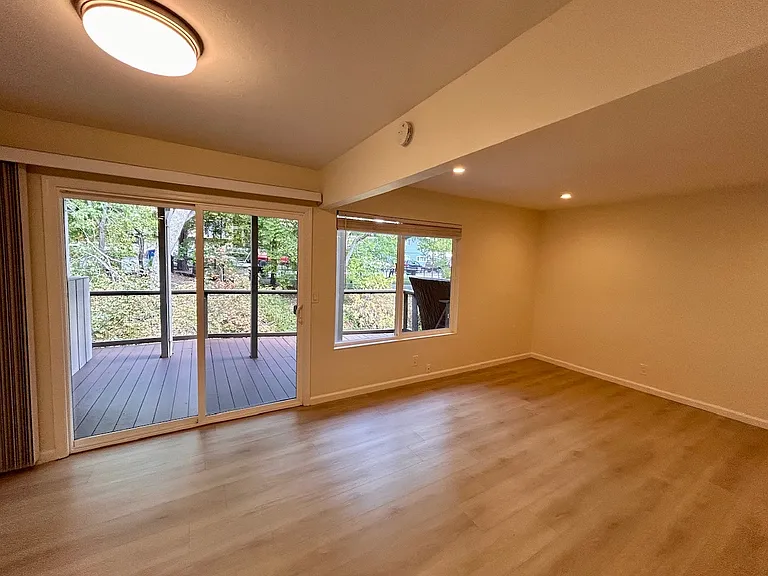 3543-3559 Wildwood Ln #3545 — Photo 9