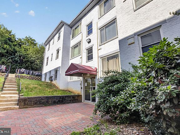 2nd image of 724 Brandywine St SE APT 103