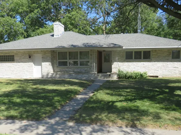 622 Colfax St, Schuyler, NE 68661
