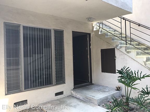 5th image of 1220 S Barrington Ave APT 6