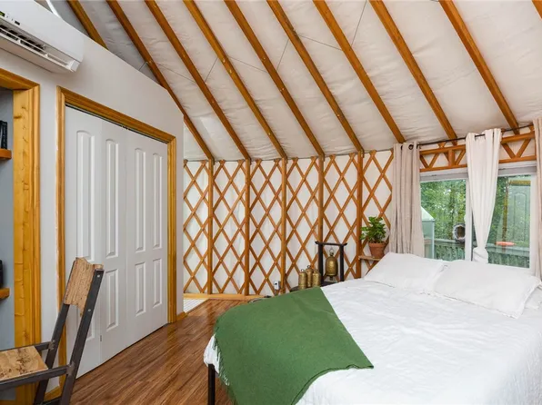 15936 Skyline Dr, Garfield, AR 72732