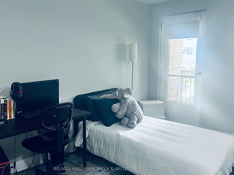 15390 Yonge St #201 — Photo 31