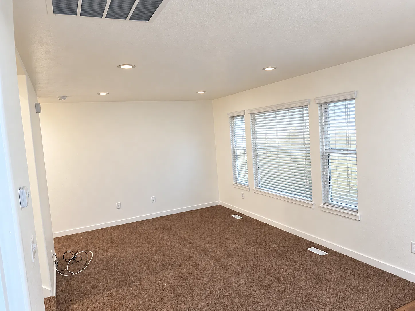 3 bed, 2100 sqft, $2,300 — Photo 3