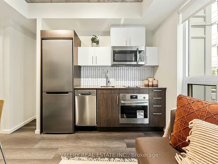 256 Rideau St #R1002 — Photo 2
