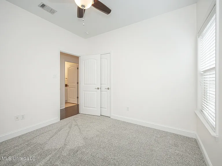 931 Old Towne St — Photo 32