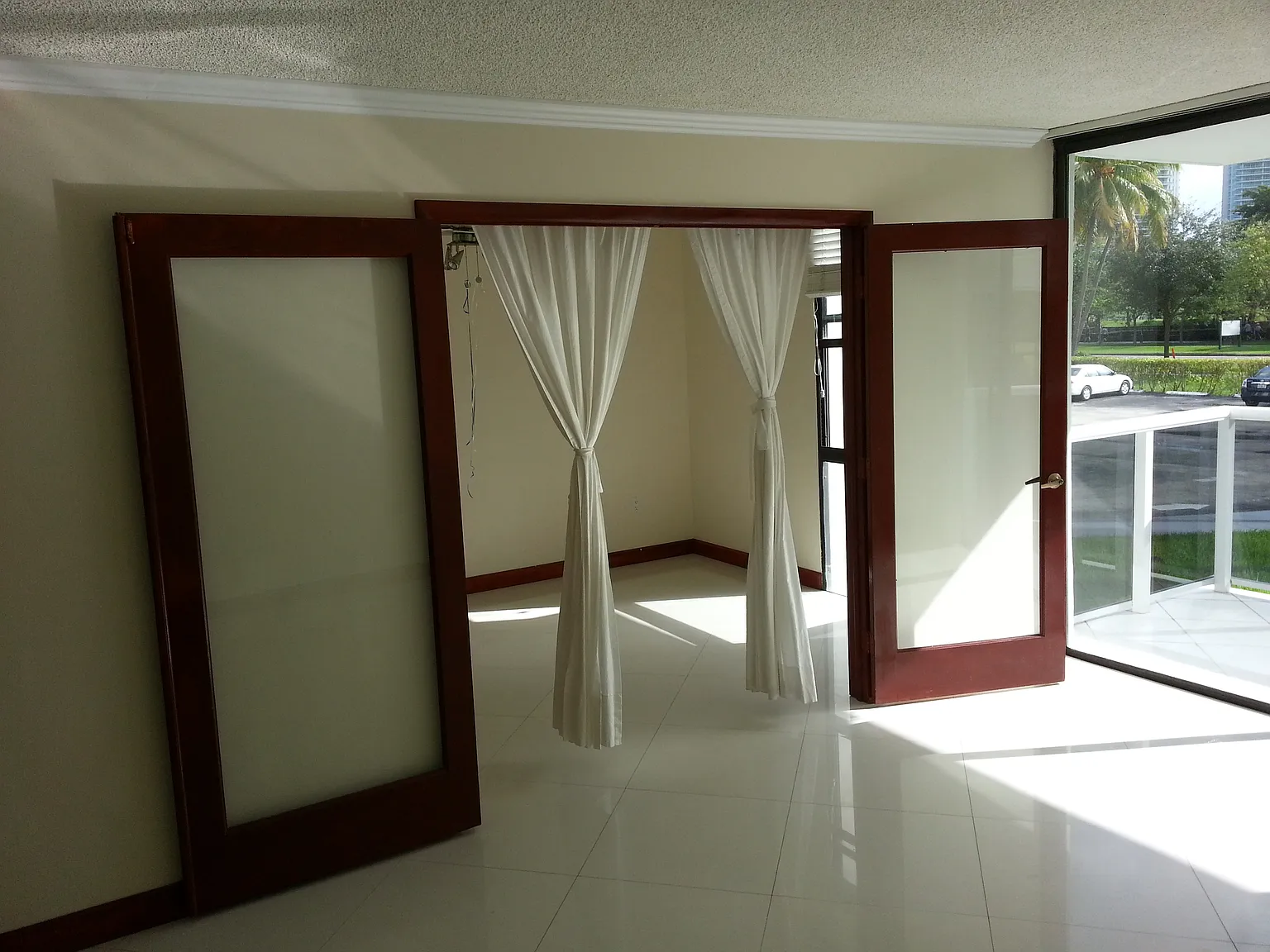 2 bed, 996 sqft, $2,100 — Photo 2