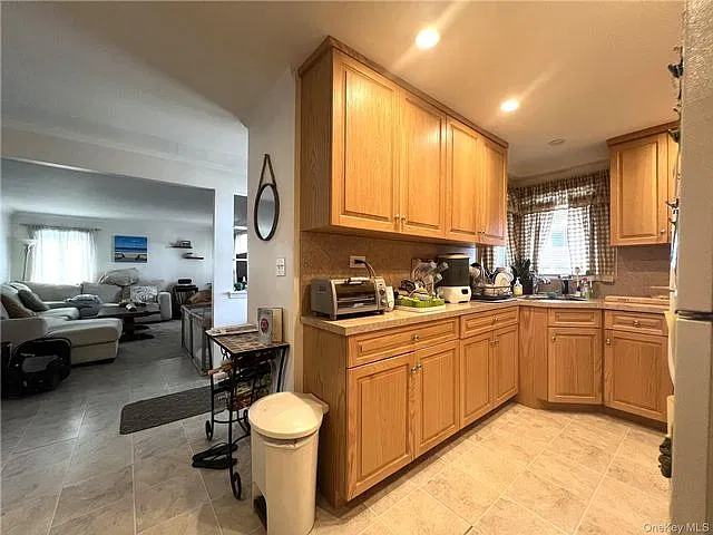 2 bed, 1.0 bath, $3,100 — Photo 3