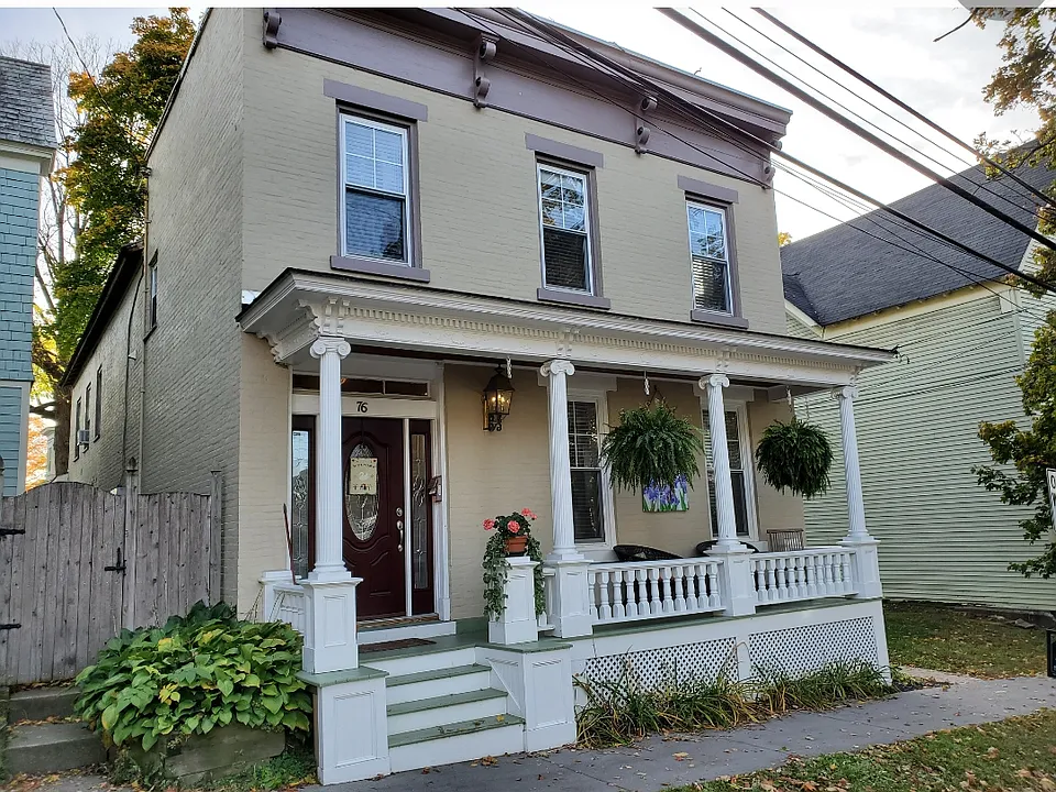 76 Caroline St #1