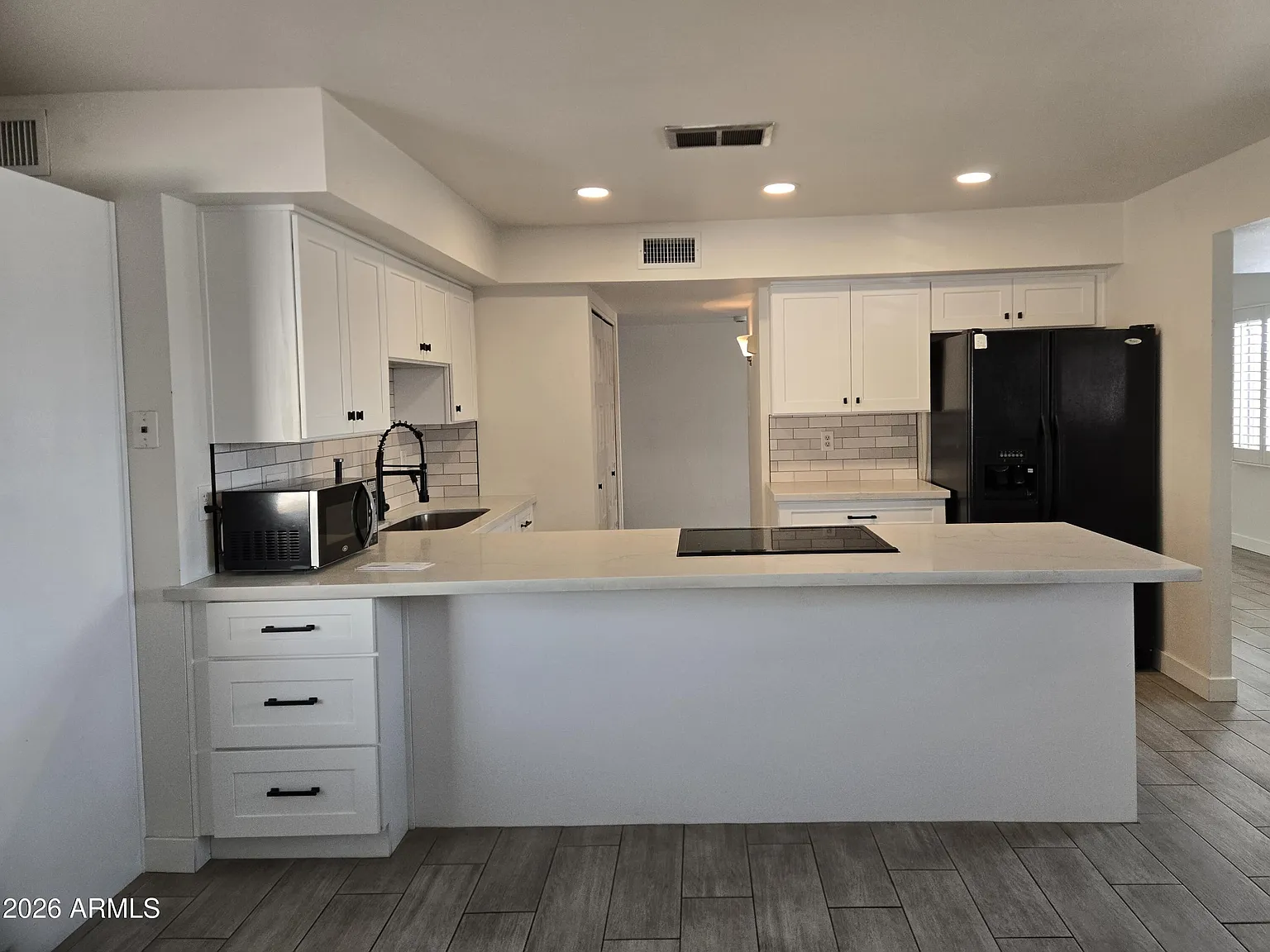 3 bed, 2.0 bath, 1396 sqft, $1,850 — Photo 2
