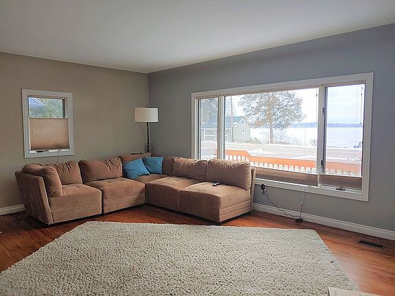 4th image of 1241 E Lake Dr