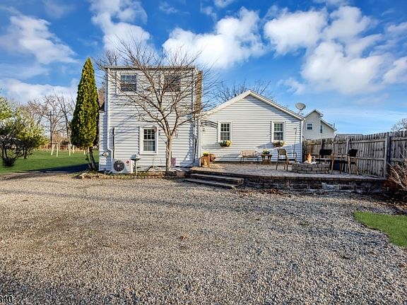 2nd image of 160 Stanton Rd