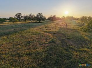 638 Main Loop Rd, Waelder, TX 78959