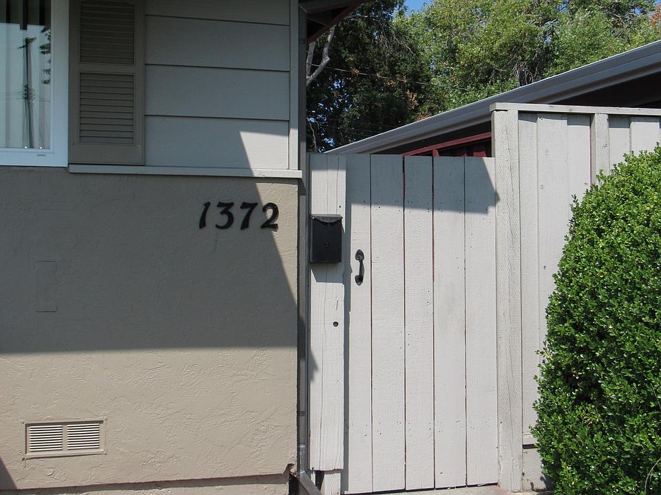 1st image of 1372 White Dr