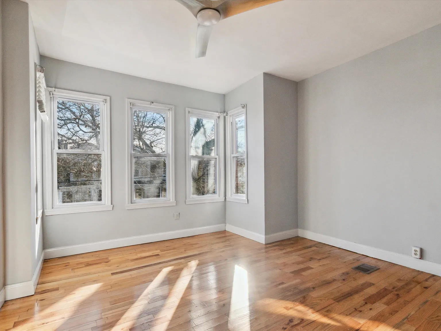 3 bed, $1,500 — Photo 3
