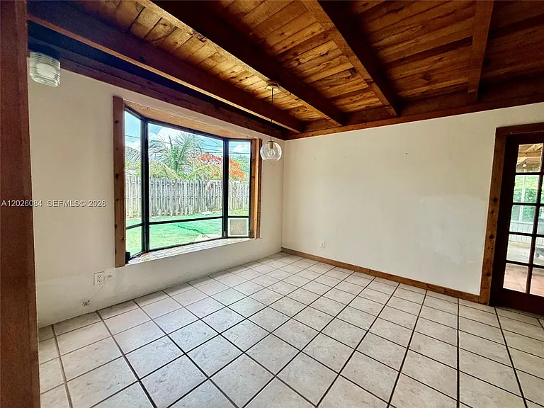 5180 SW 27th Ter — Photo 11