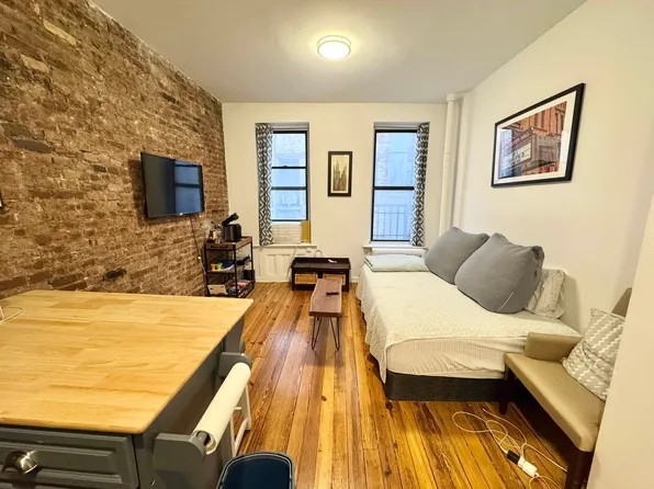 190 Bleecker Street image 1 of 4