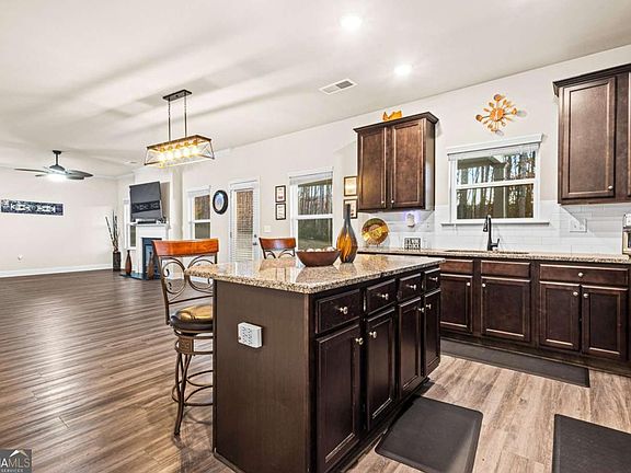 5th image of 61 N Village Cir