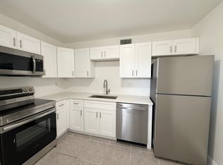 906 Foresteria Dr APT 2, Lake Park, FL 33403