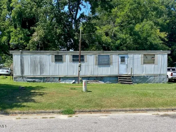 12563 North Street, Whitakers, NC 27891