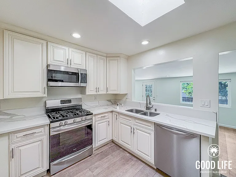 579 Gold Dr — Photo 4