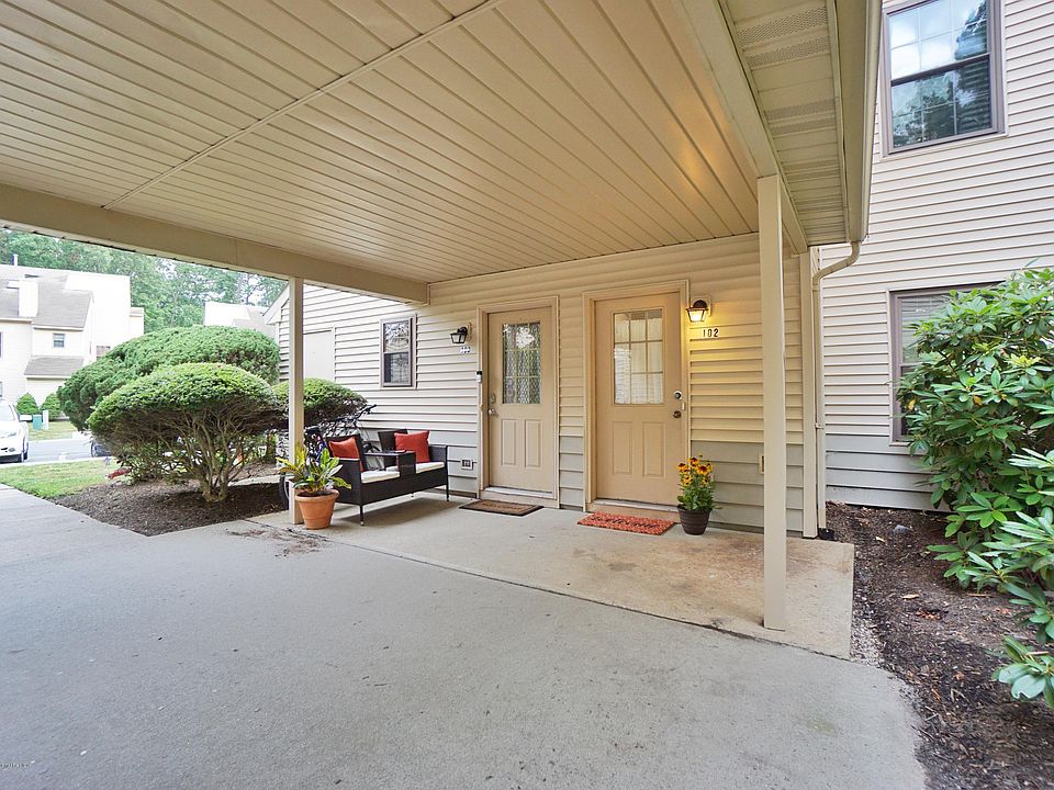 1st image of 102 Daffodil Dr
