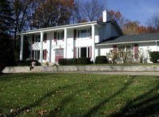 27668 Chatsworth Rd, Farmington Hills, MI