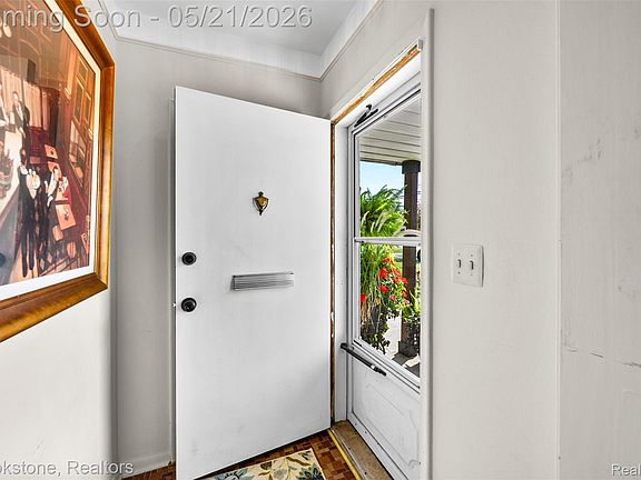 4th image of 18474 Beverly Rd