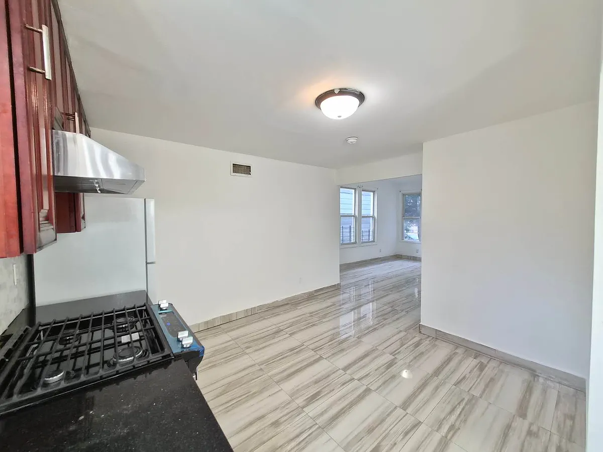 Building Photo - 72 Harrison Ave #1