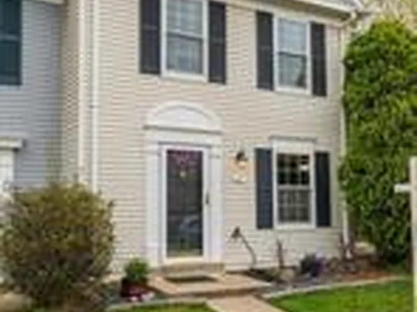 17 Devon Ct, Sterling, VA 20165