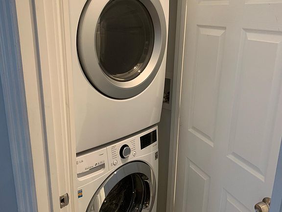3rd image of 218 Cypress St #2