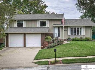 10530 Spaulding Cir, Omaha, NE 68134