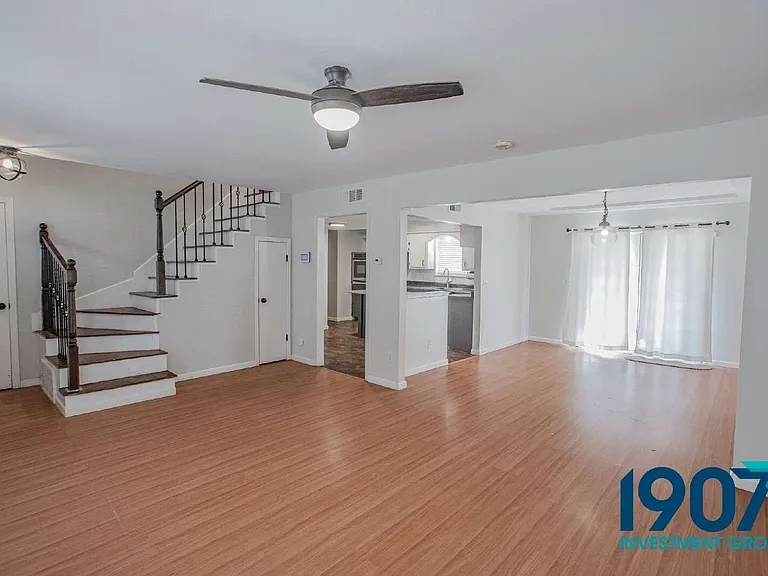 616 Redstone Ave — Photo 6