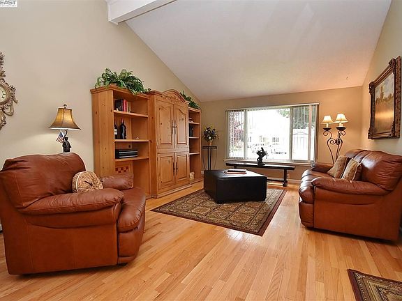 2nd image of 2654 Gapwall Ct