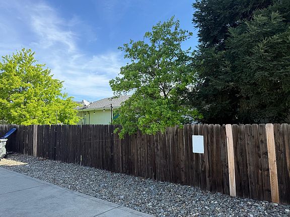 4th image of 8925 Fredric Ave