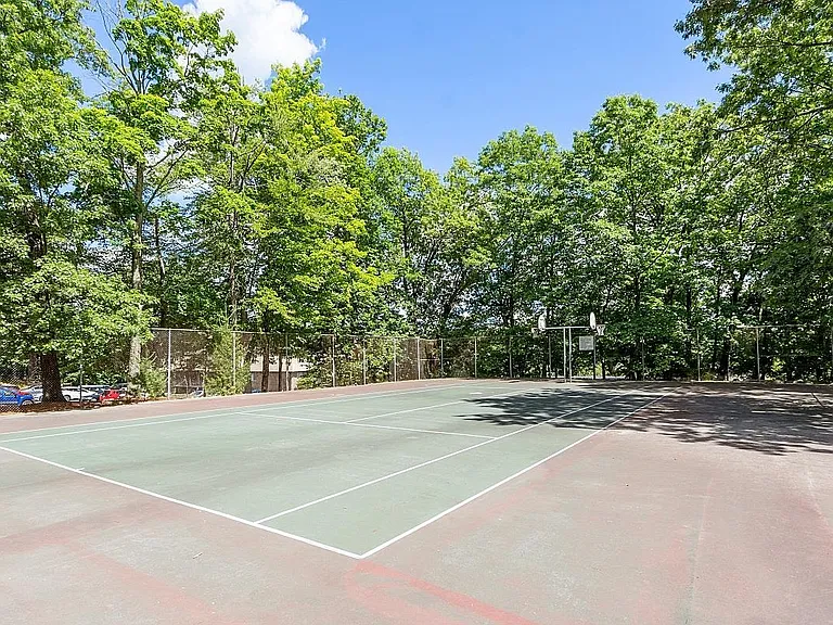 3 Pembroke Dr #5 — Photo 9