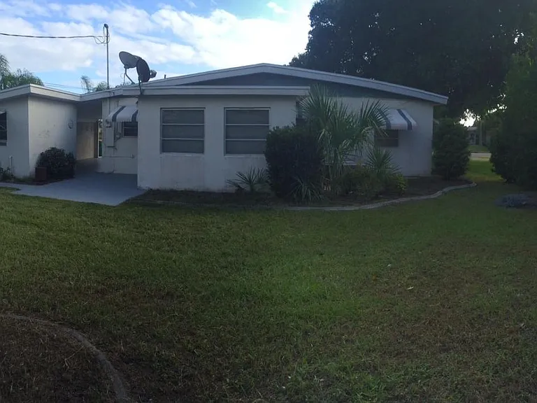 2216 Anne Ave — Photo 2