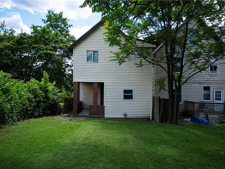 1067 Cleveland Ave — Photo 6