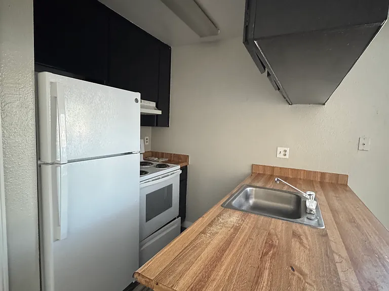 1101 Ramirez St #1 — Photo 8