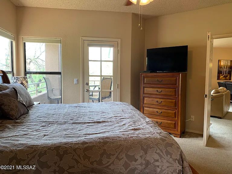 6655 N Canyon Crest Dr #23201 — Photo 32