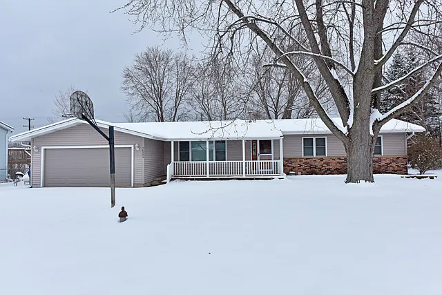 38593 N Cedar Ave photo 1