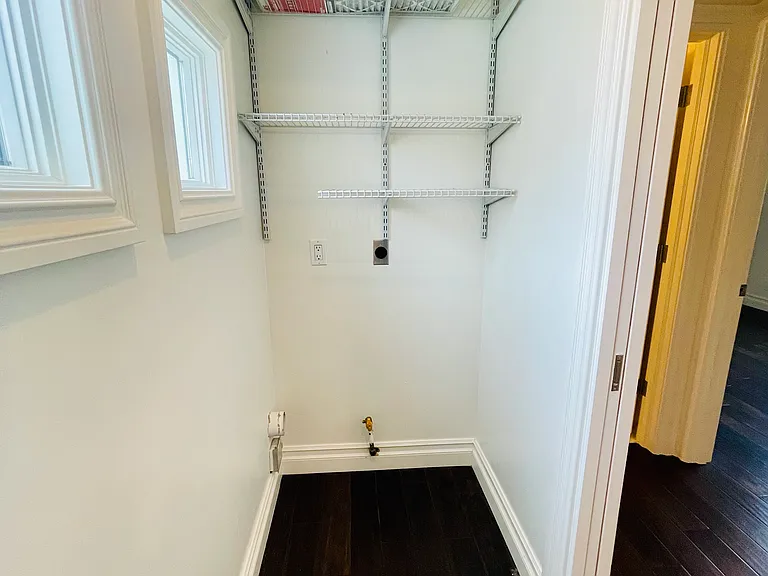 200 Sapphire Ave #200 — Photo 44