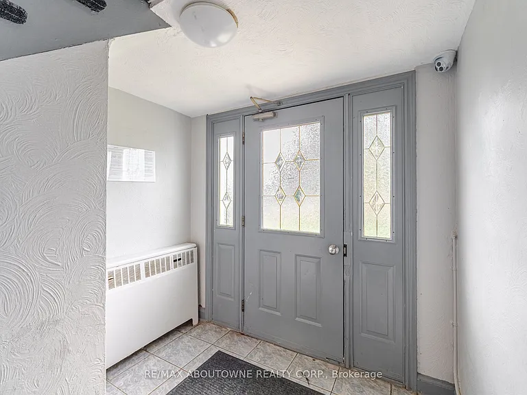 1031 Churchill Ave E #3 — Photo 3