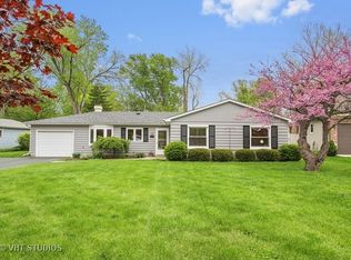 329 Brookside Cir, Wheaton, IL 60187