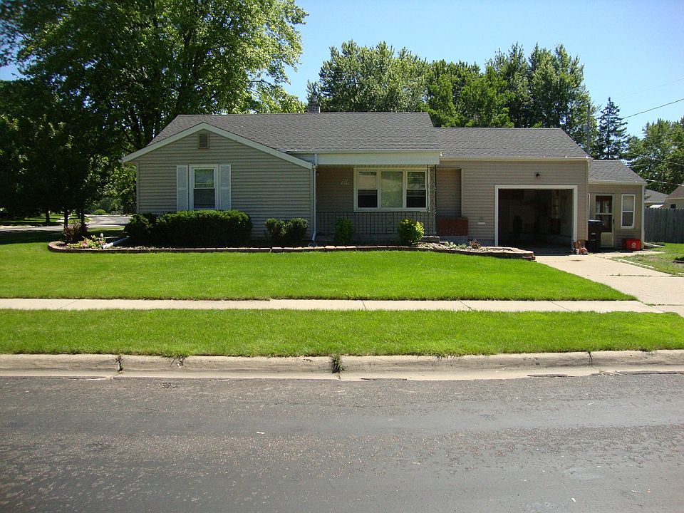 Front of house (street view)